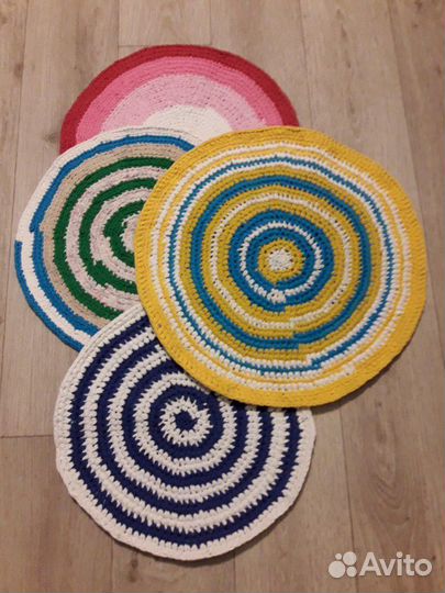 Коврик вязанный крючком