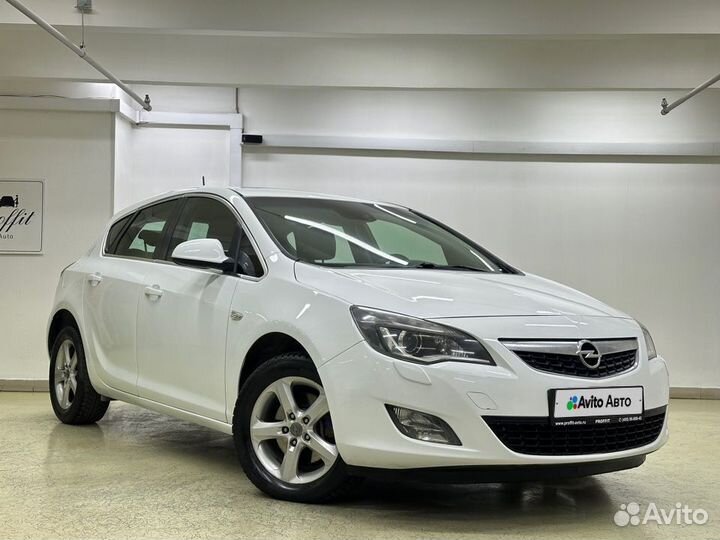 Opel Astra 1.6 AT, 2011, 188 000 км