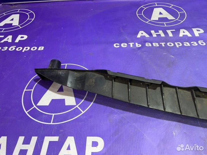 Направляющая бампера задняя Volkswagen Touareg 7L