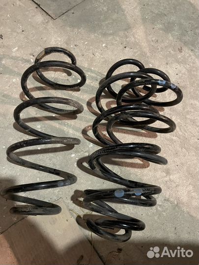 Пружины передние Приора
