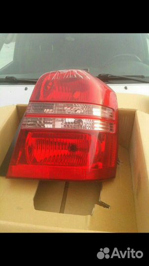 Стоп-сигнал Toyota Kluger ACU20 правый