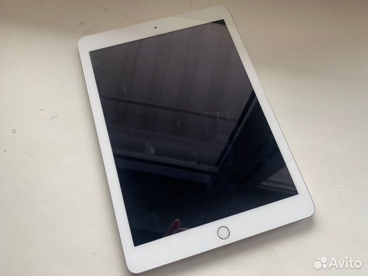 iPad 2017 а1822 32gb запароленный и бит дисплей