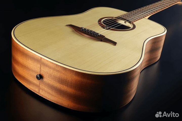 Шикарная акустическая гитара Lag T-70D NAT/ France