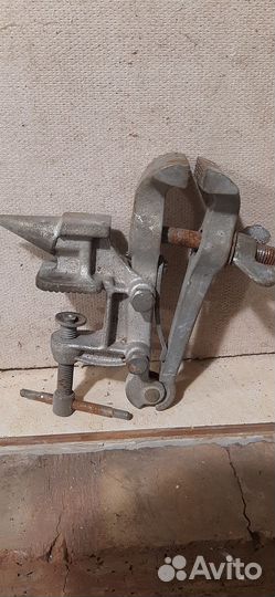 Тиски слесарные маленькие