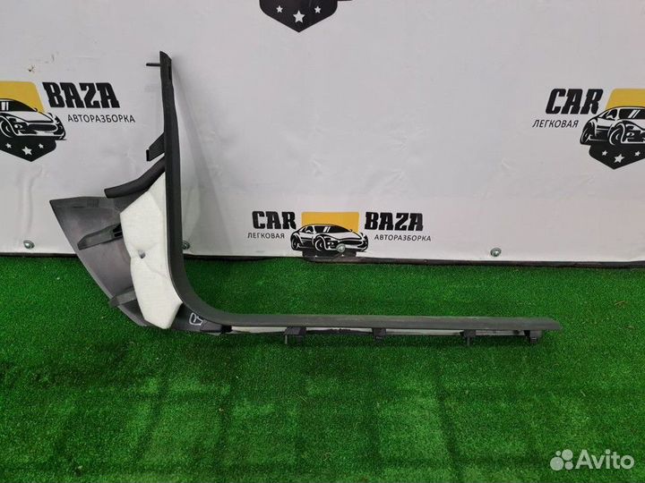 Облицовка стойки L Audi Q3