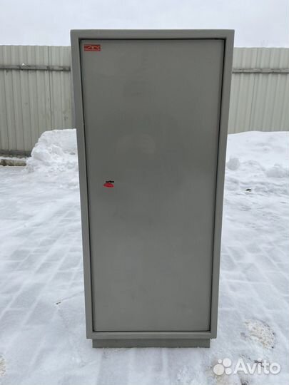 Сейф металлический