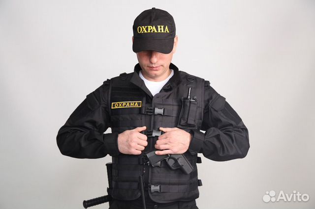 Сотрудник охраны в магазин