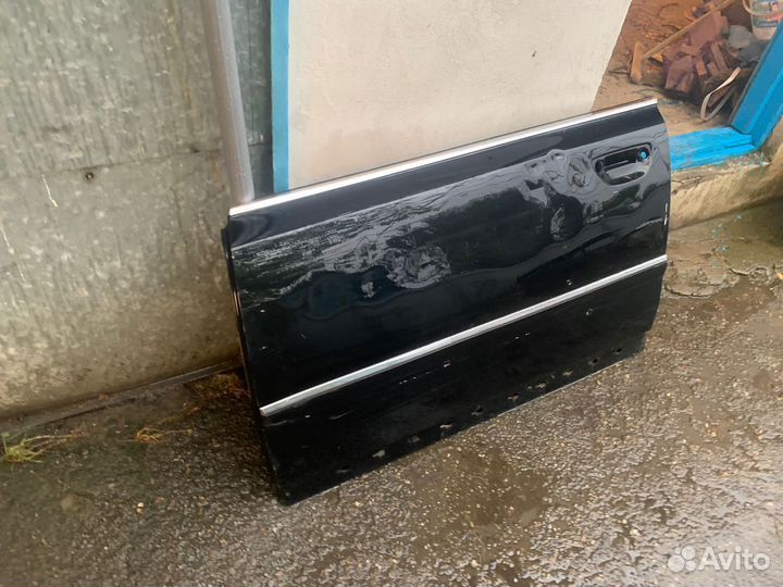 Левая передня и задняя двери Ауди s 8 2007 год