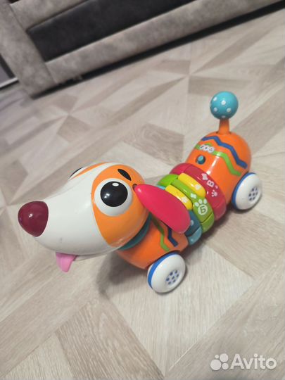Музыкальный щенок на пульте управления