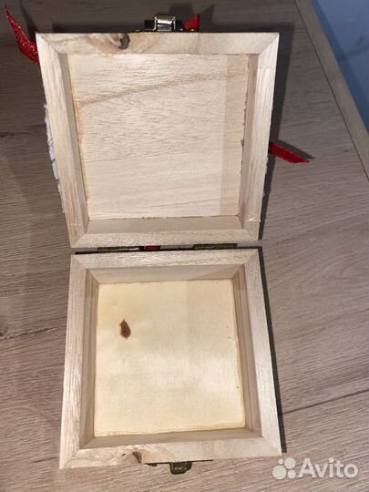 Шкатулка для украшений из дерева