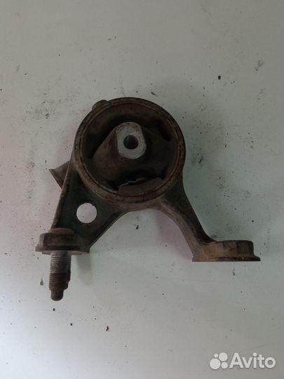 Опора двигателя задняя Тойота Рав 4