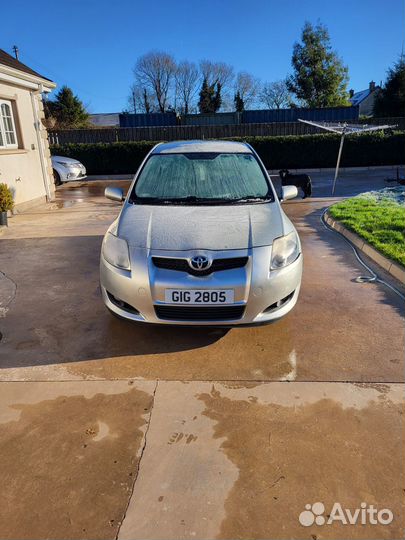 Фара правая toyota auris E150