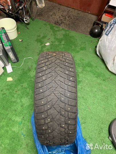 Delinte Winter WD42 275/55 R20