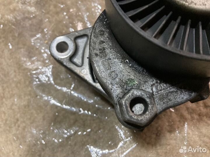 Натяжитель ремня навесного оборудования