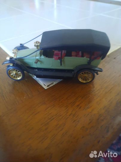 Коллекционая машинка руссобалт
