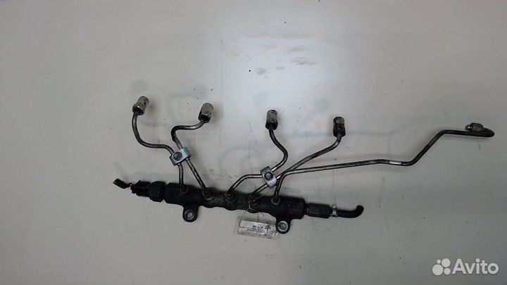 Рампа топливная Toyota Corolla Verso, 2006