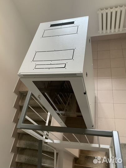 Серверный шкаф с полкой