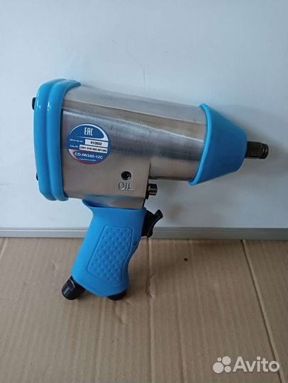 Гайковерт пневматический