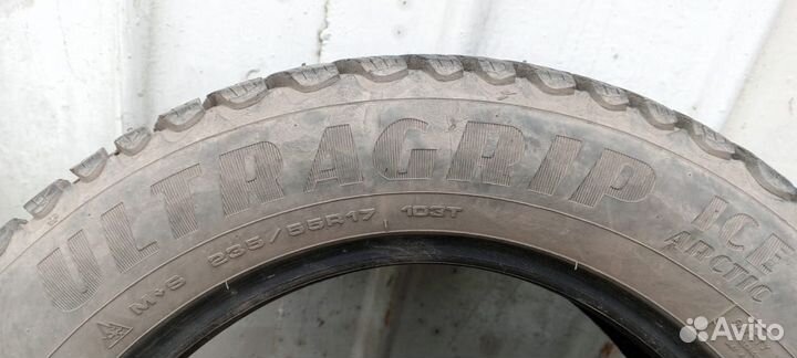 Goodyear UltraGrip 235/55 R17