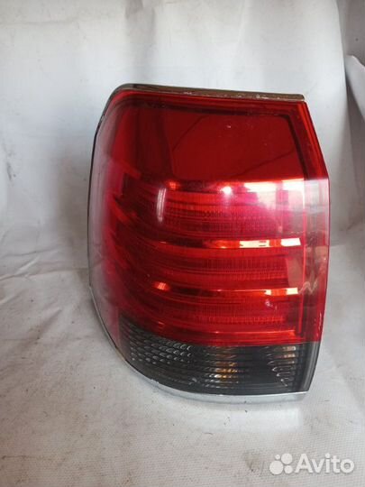 Фонарь задний левый Toyota Land Cruiser 200