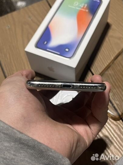 iPhone X, 64 ГБ