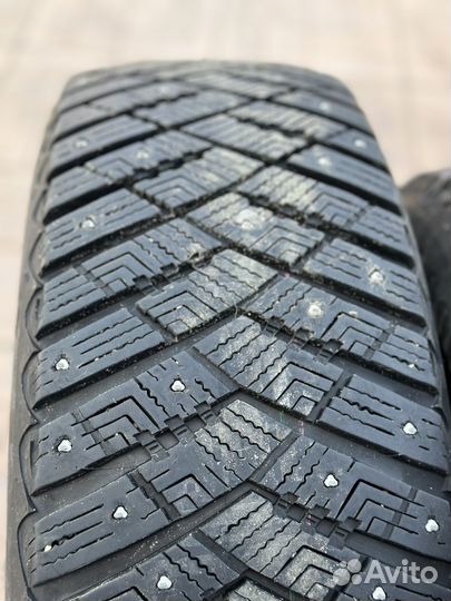 Goodyear UltraGrip Ice Arctic SUV 215/60 R17 100T