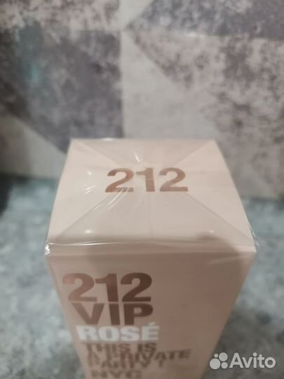 Carolina herrera 212 vip rose 50 мл