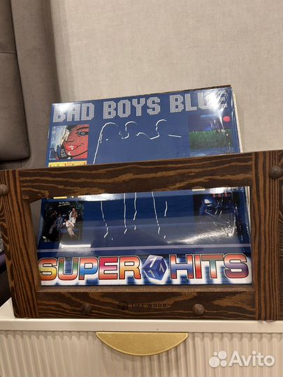 Подставка под виниловые пластинки