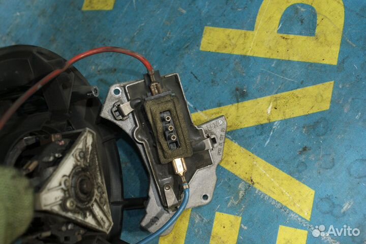 Фара ксенон Mercedes-Benz W210