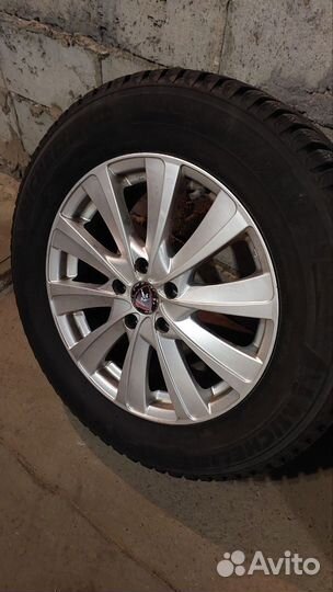 Michelin Latitude X-Ice North 225/65 R17