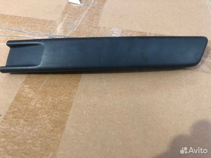 Молдинг бампера передний левый Volkswagen Passat