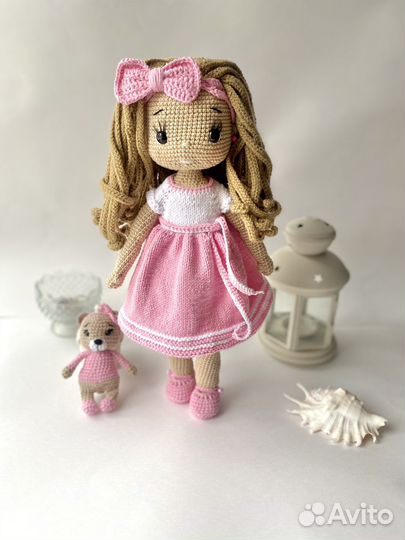 Вязаная кукла ручной работы