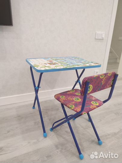Детский стол и стул