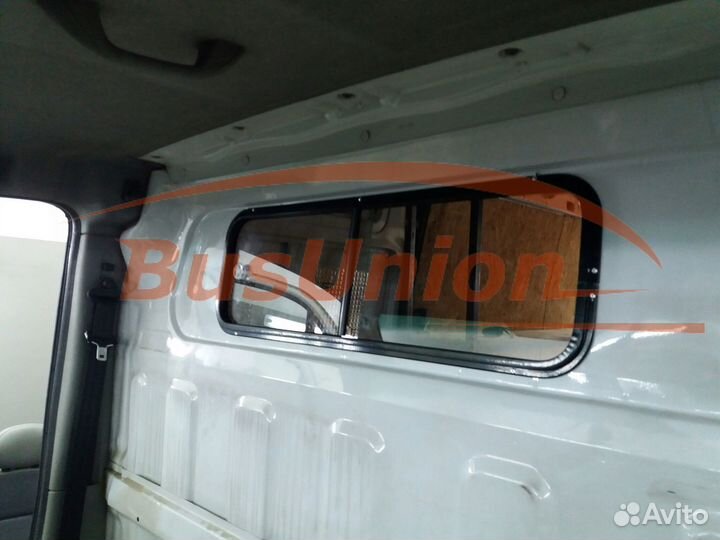 Сдвижные форточки в перегородку авто