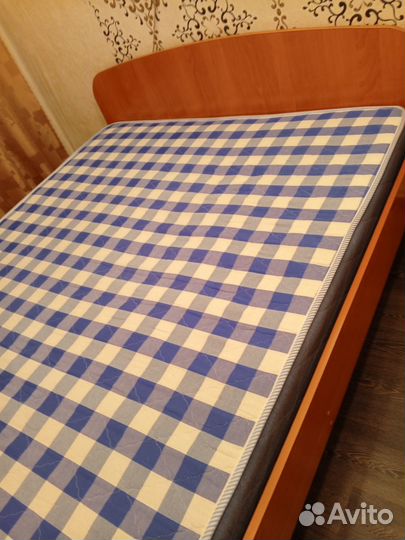 Кровать двухспальная с матрасом бу 140 200
