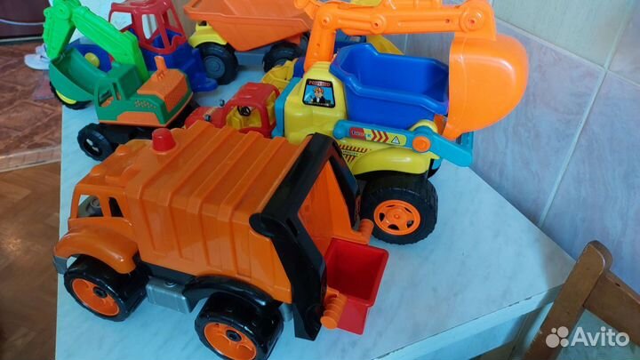 Детские игрушки машины