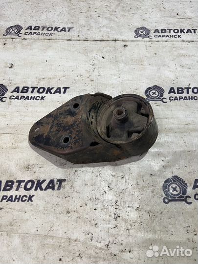 Подушка двигателя левая Nissan Primera P11