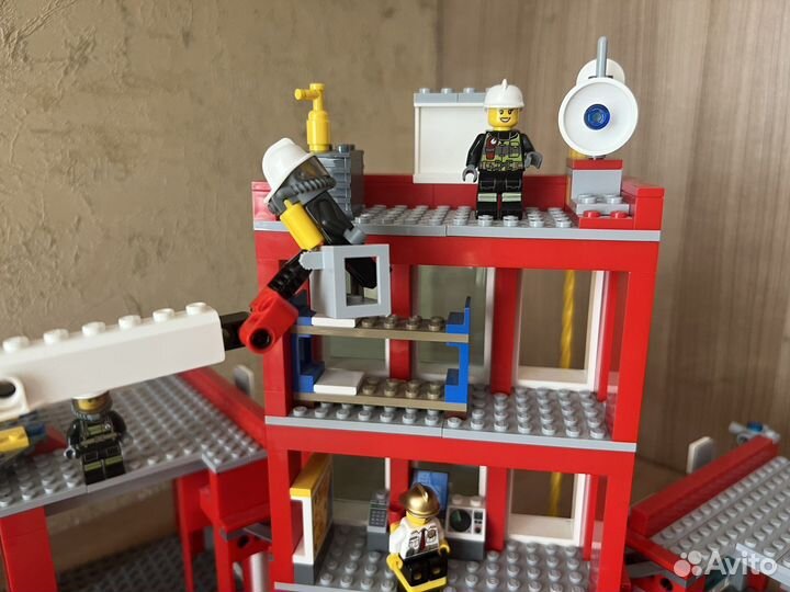 Lego пожарная станция