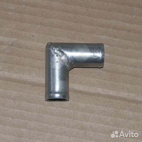 Штуцер под шланг д.20*20 (угловой)