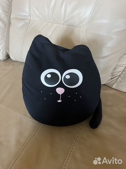 Подушка в виде кошки