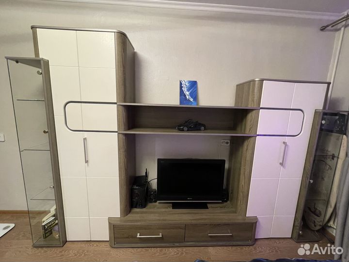 Стенка в гостиную