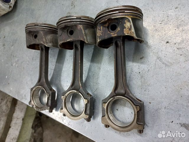 Поршень с шатуном Ford 1.6