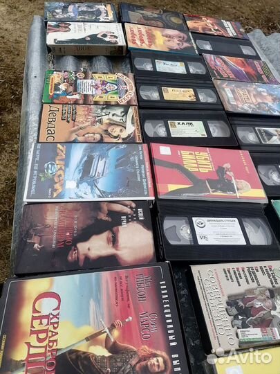 Видеокассеты с фильмами мультфильмами