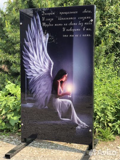 Памятники из стекла (стеклянные памятники)