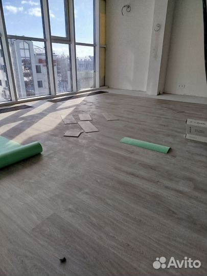 Укладка напольных покрытий, плинтуса