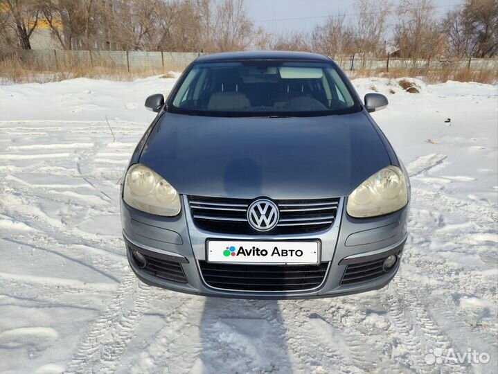 Volkswagen Jetta 1.6 AT, 2010, 240 000 км
