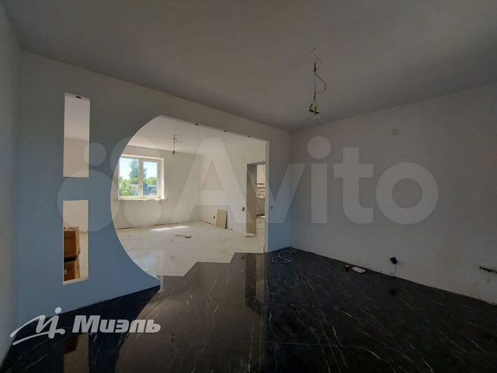 Дом 213 м² на участке 5,5 сот.