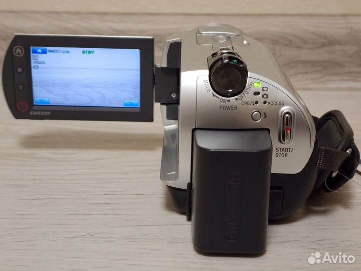 Видеокамера Sony Handycam DCR-SR300E