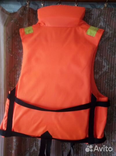 Спасательный жилет бу