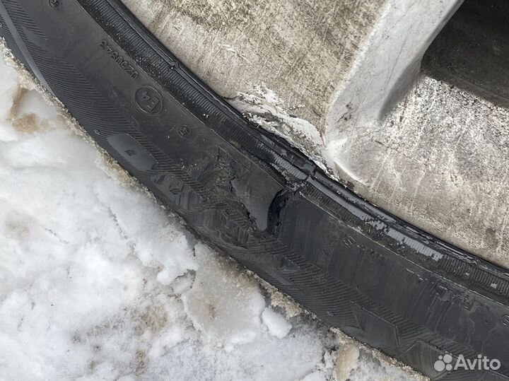 Bridgestone Ice Cruiser 7000 235/55 R19 101T